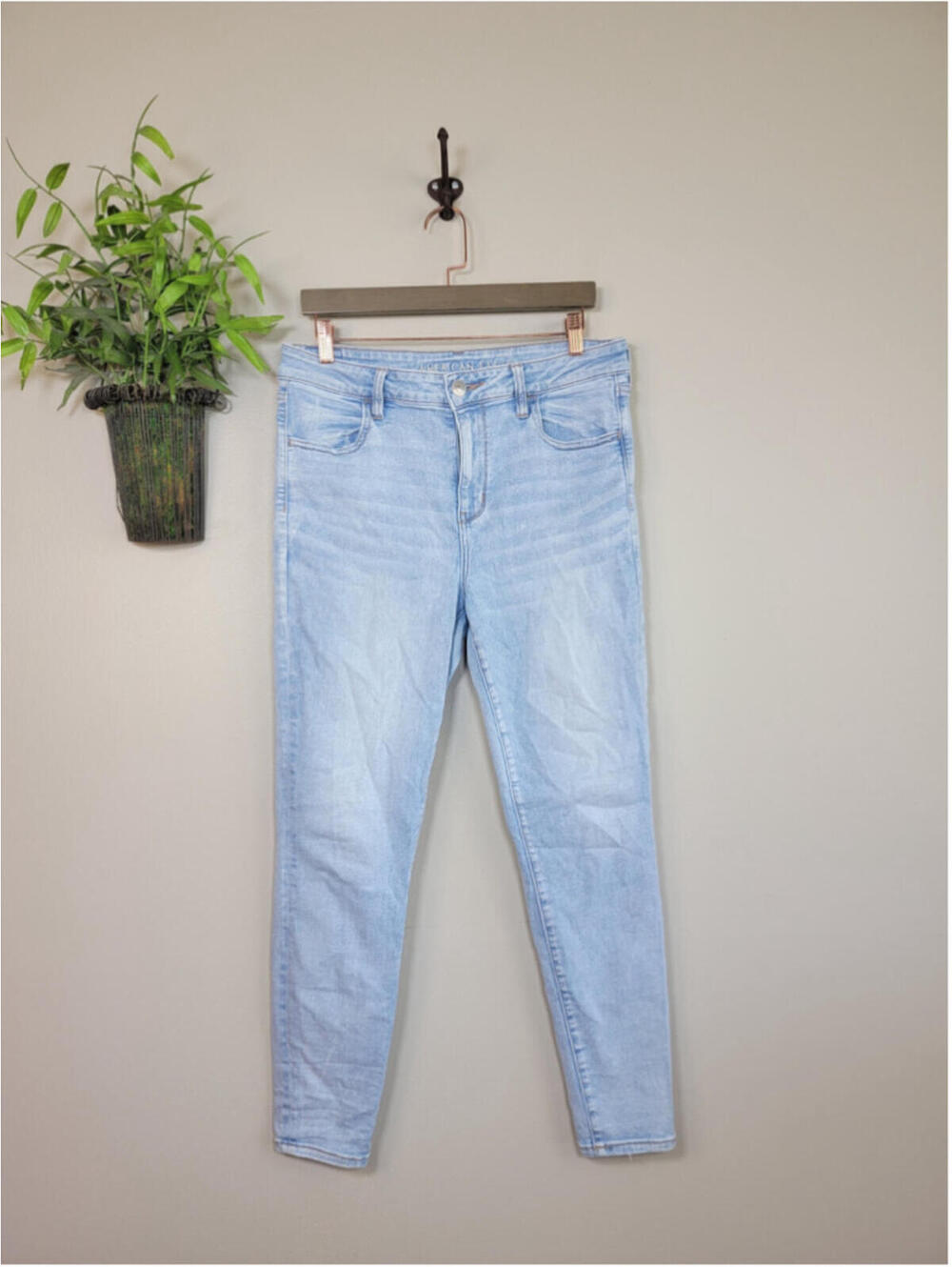 AE 14 American Eagle Skinny Jeans Hi Rise Jeggings Light Wash Next Level Stretch